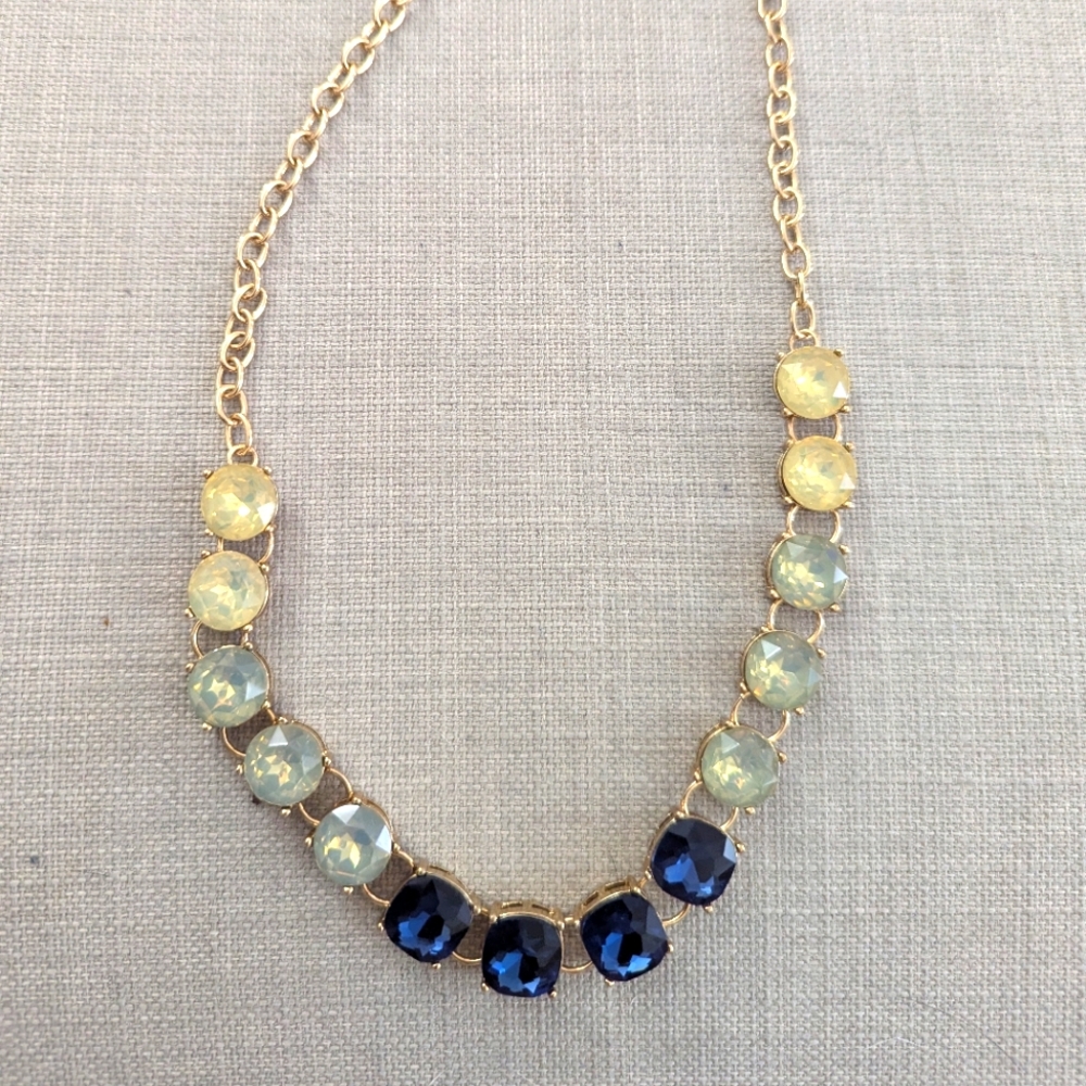 Beautiful and White crystal necklace